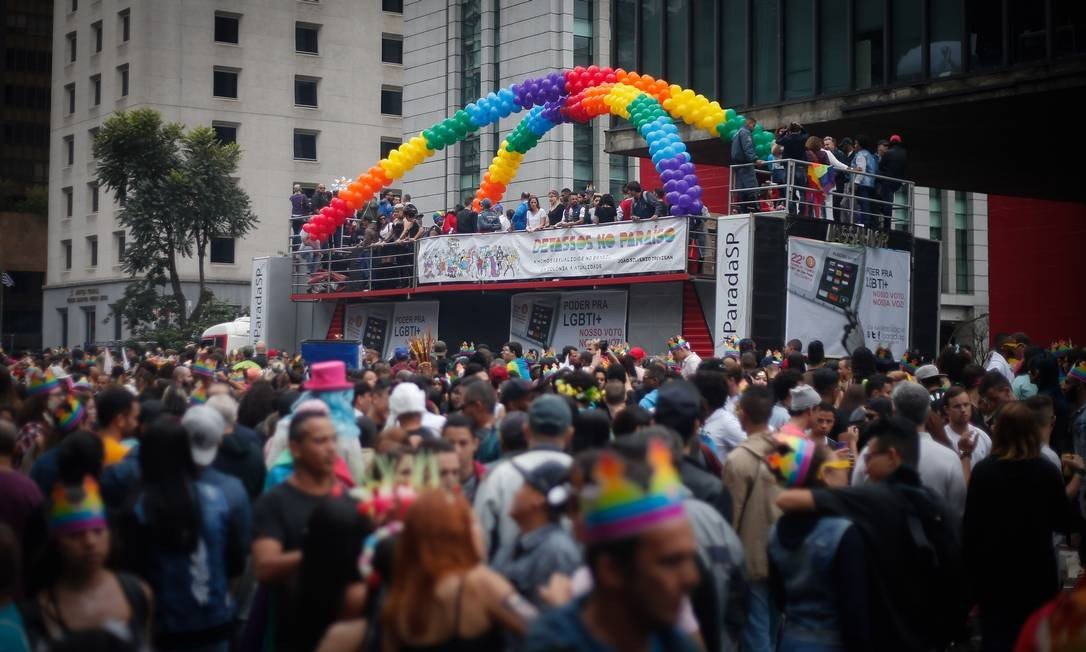 Apenas 11 estados brasileiros assinam pacto de enfrentamento à LGBTfobia Apenas 11 estados brasileiros assinam pacto de enfrentamento à LGBTfobia