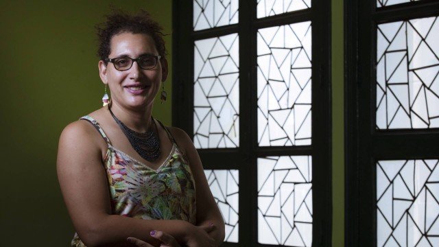 Maria Eduarda Aguiar, primeira advogada a ter nome social da carteira da OAB (Foto: Leo Martins / Agência O Globo)