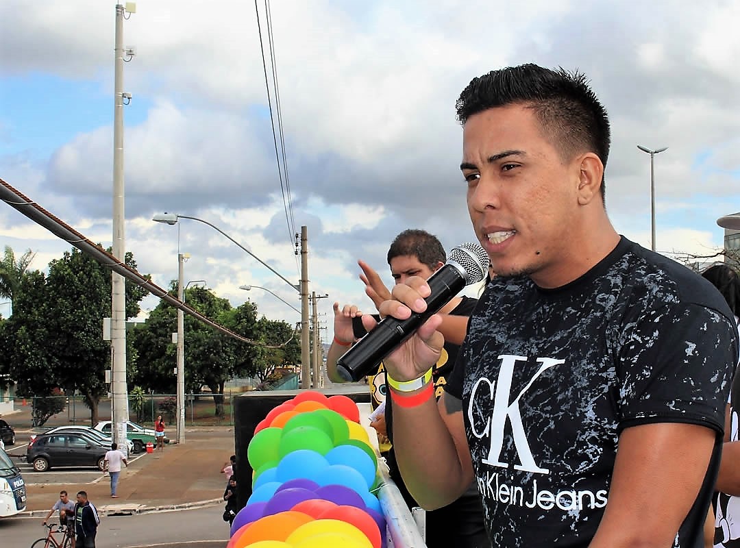 Maurício Martins sofreu homofobia de motorista e cobrador, em Taguatinga, e vai receber R$ 7 mil de indenização. (Foto: Arquivo/Ernane Queiroz/Gay1)