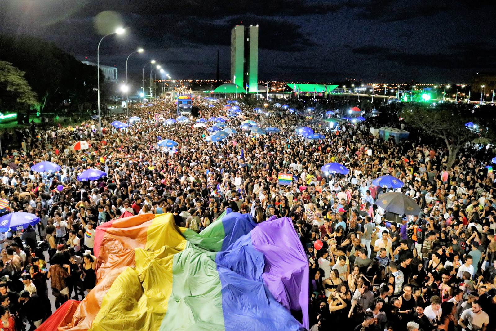 Na 21ª edição, Parada LGBTS de Brasília reuniu cerca de 100 mil pessoas, segundo os organizadores. (Foto: Ernane Queiroz/Gay1)