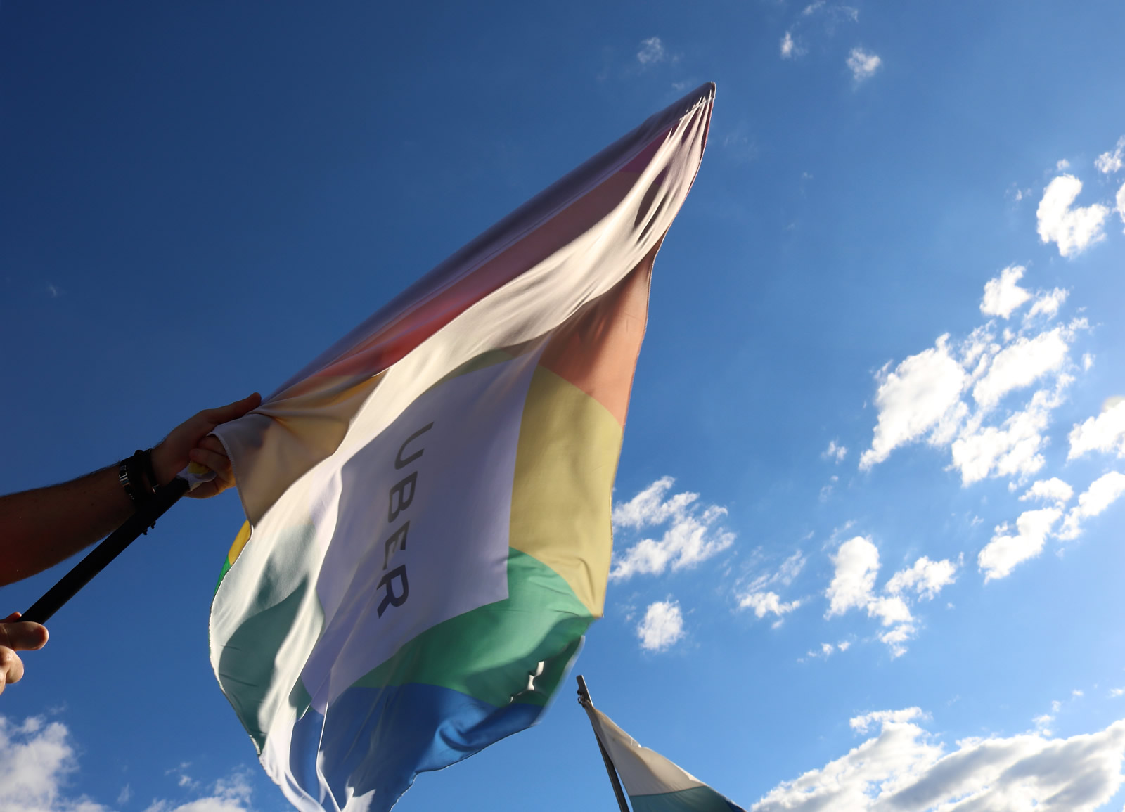 A Uber patrocinou a 21ª Parada LGBTS de Brasília com trio elétrico e apresentação de Aretuza Lovi. (Foto: Ernane Queiroz/Gay1)